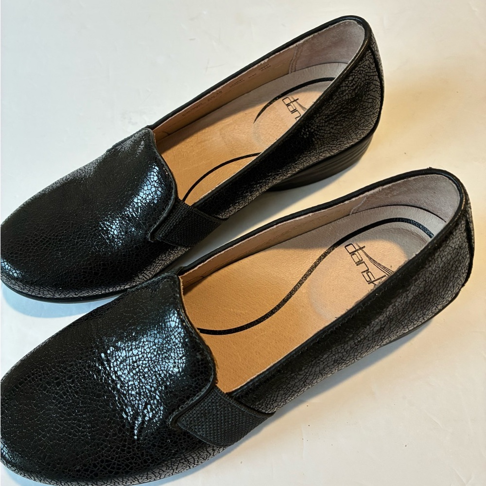 Dansko Addy loafer black crackle
36/5.5-6
New without box